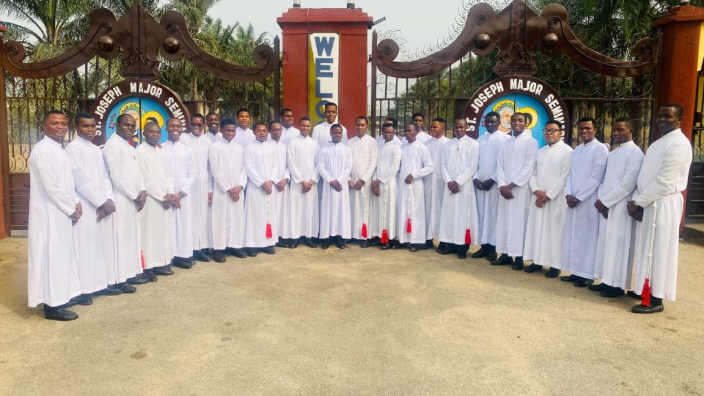 CONGREGATION OF MISSIONARIES OF DIVINE MERCY FATHERS AND BROTHERS (MDM)